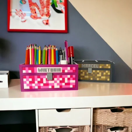 Organizer z imieniem na biurko w stylu Minecraft