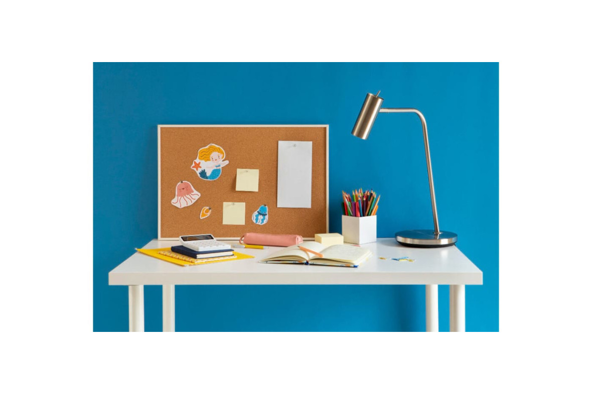 Organizacja biurka dziecka - przydatne akcesoria do nauki
